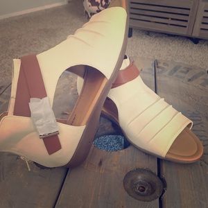 Comfort view size 10 sandal : never worn